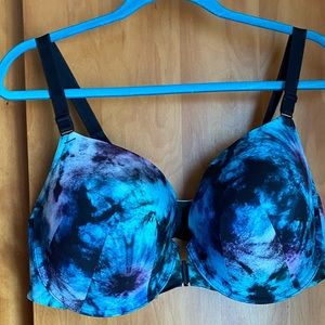 Torrid 44D front hook EUC 360 back smoothing tshirt bra